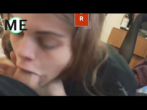 ❤️ Grleni kurac, poderane najlonke i poderane pete lijepo je upoznati Tvrdi porno kod nas