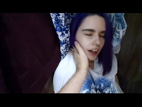 ❤️ Našao sam svoju sestru u ormaru i pomogao joj da svrši Tvrdi porno kod nas